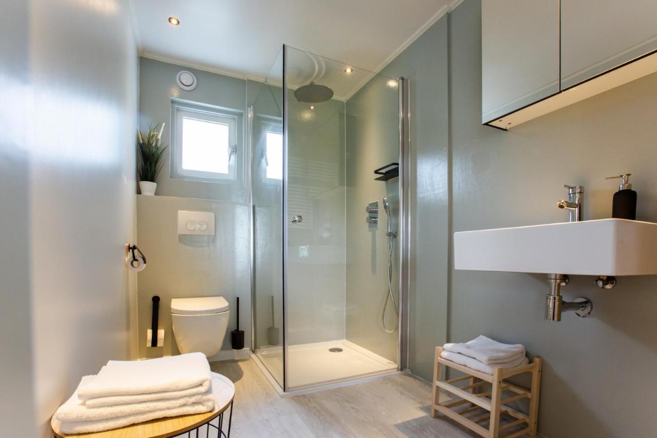 Chalet Met Loft - Vakantiepark De Schreiershoek Dokkum Kültér fotó