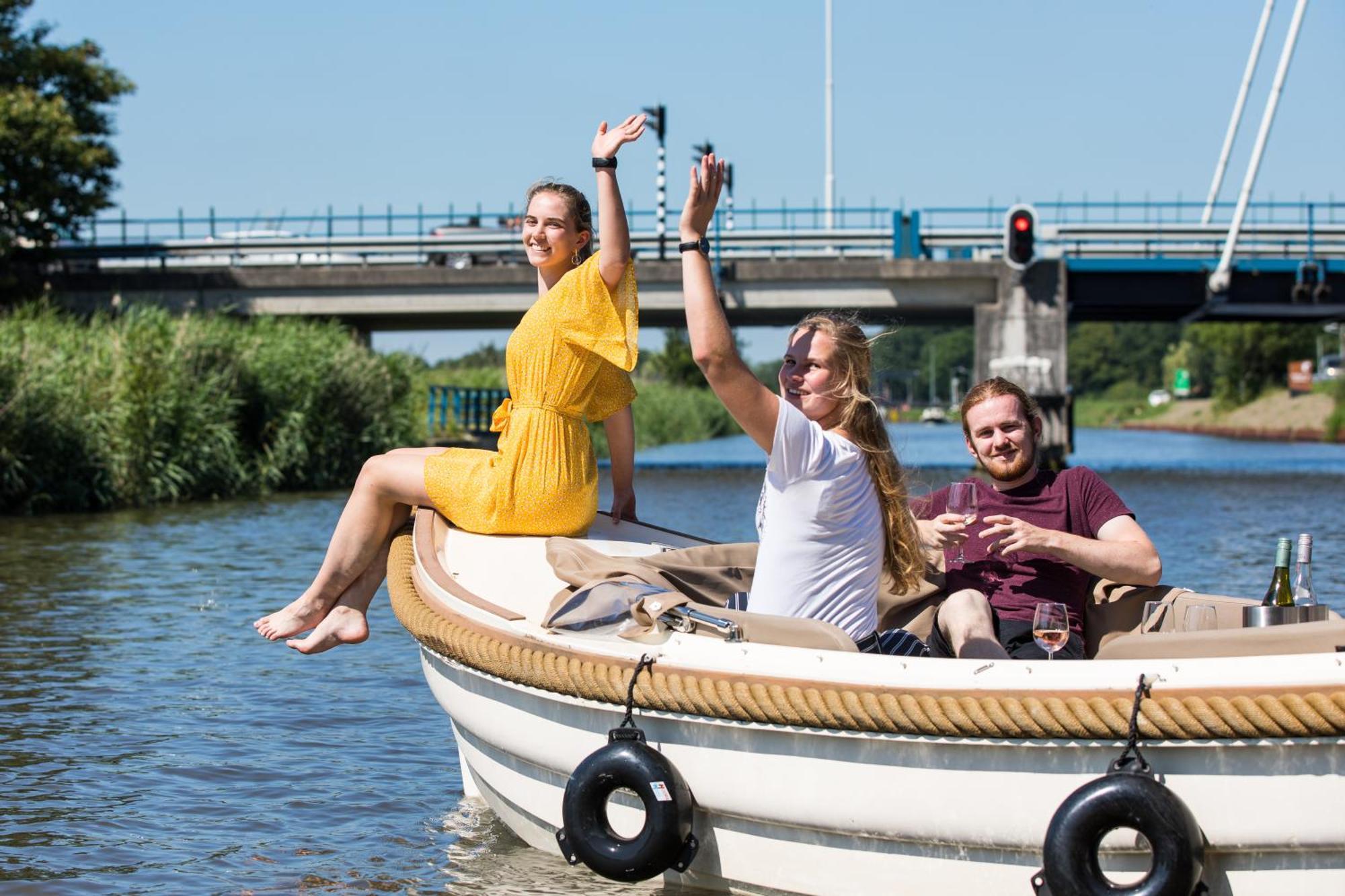 Chalet Met Loft - Vakantiepark De Schreiershoek Dokkum Kültér fotó