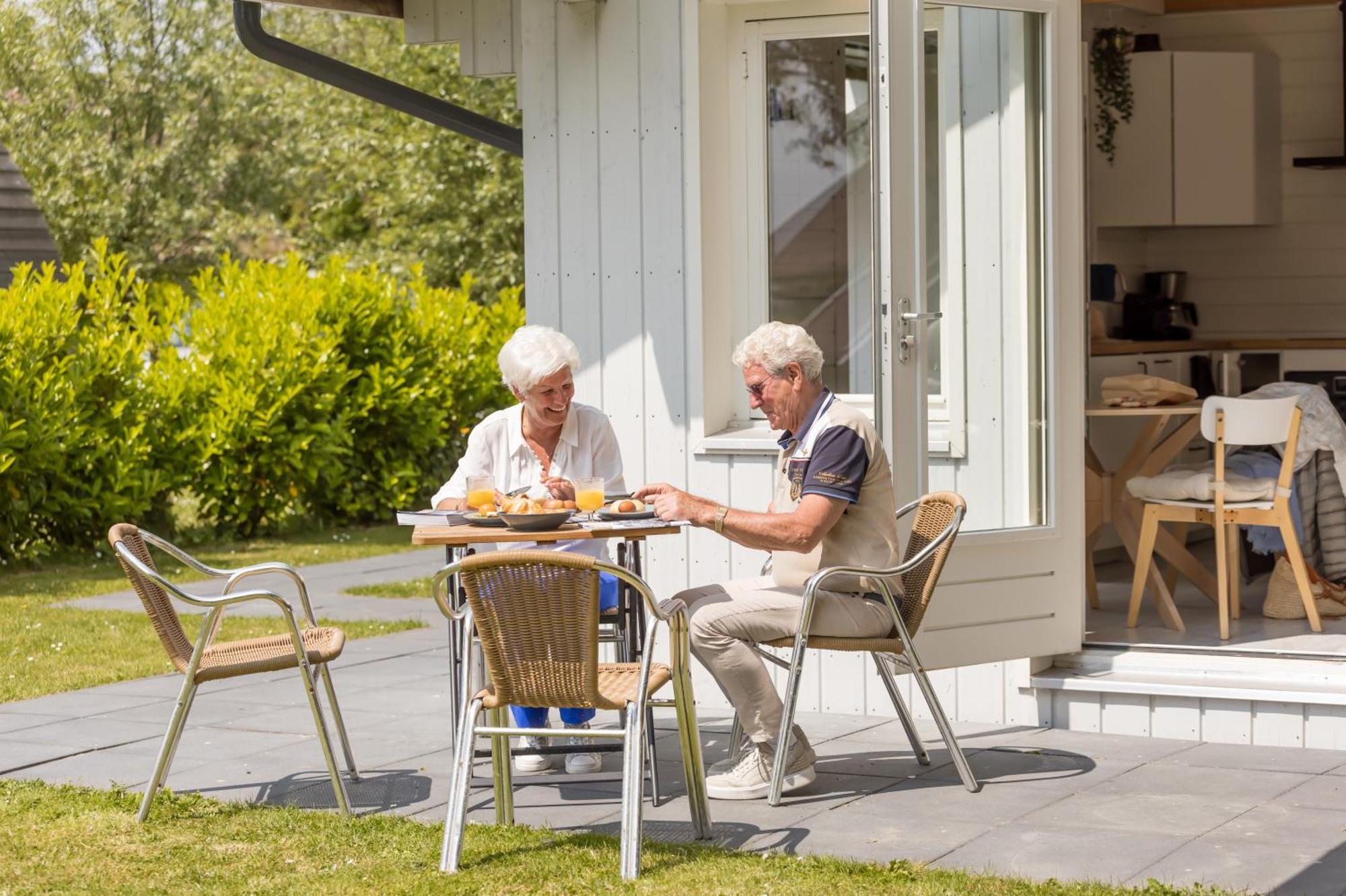 Chalet Met Loft - Vakantiepark De Schreiershoek Dokkum Kültér fotó